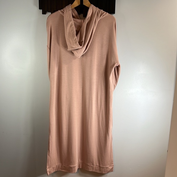 Bodega Babe Long Sleeve Hoodie Dress
BB Dakota by Steve Madden Size Large - Picture 6 of 11